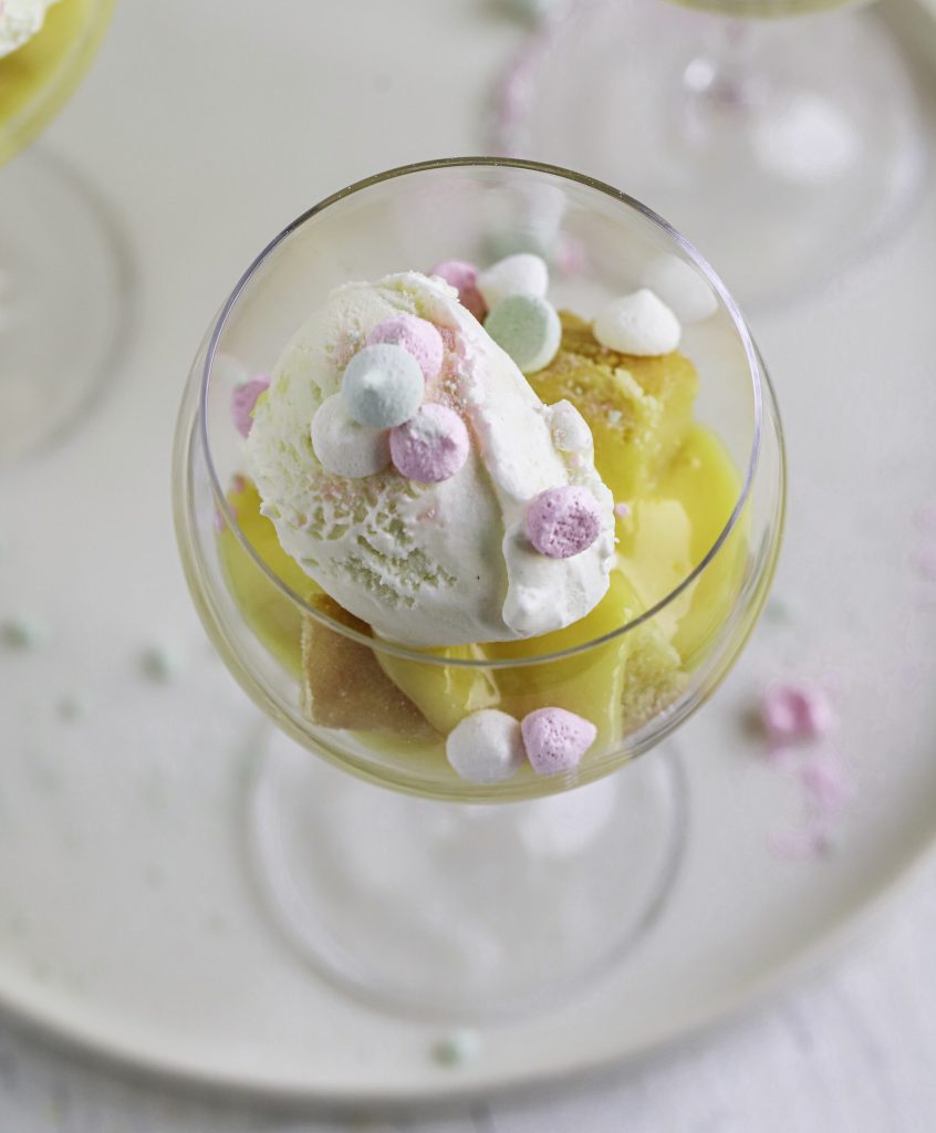 dessert i glas med citron